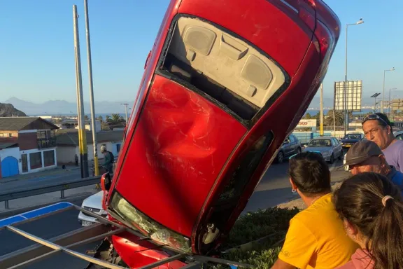 Volcamiento de vehículo genera gran congestión en la ruta 5 norte