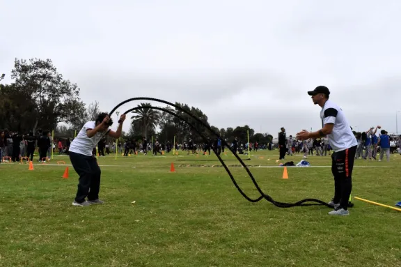 El "Deporte de la Paz" se toma La Serena en actividad con estudiantes