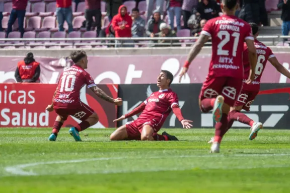 Deportes La Serena triunfa en casa y se apodera del liderato del torneo