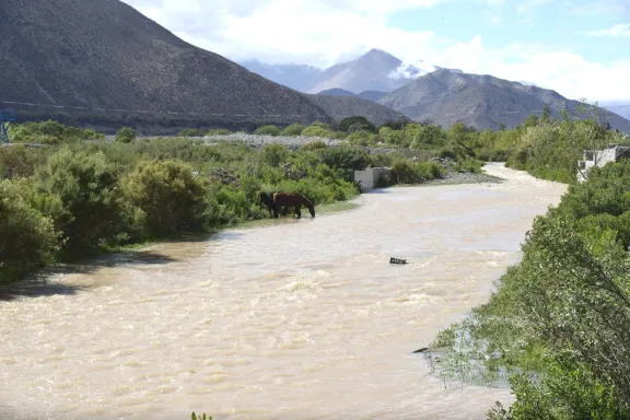 Leve alivio en medio de cruda sequía: Revisa cantidad de agua y nieve caída en la zona