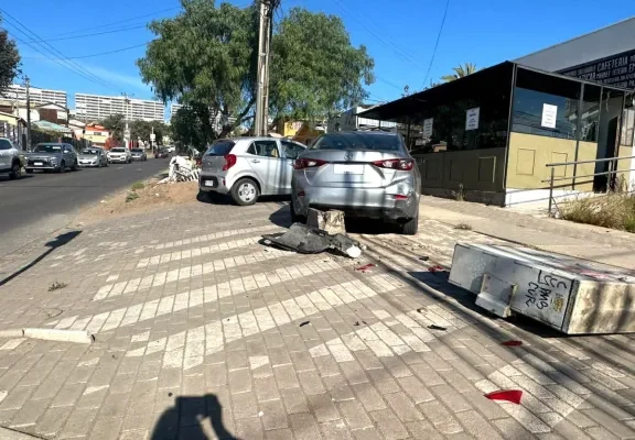 El accidentado café de Ignacio Pinto: Chocan su vehículo que estaba estacionado