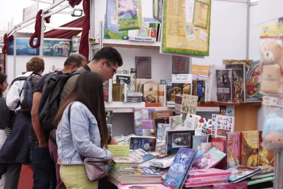 Panorama: Ven y sumérgete en el mundo de la lectura en la Feria del Libro Independiente