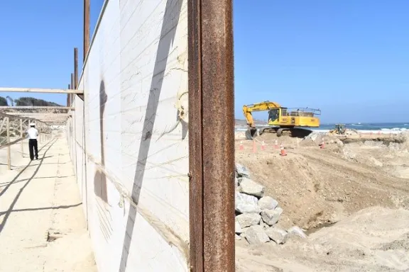Tras retiro de plataforma implementarán medidas para recuperar playa Agua Amarilla de Los Vilos