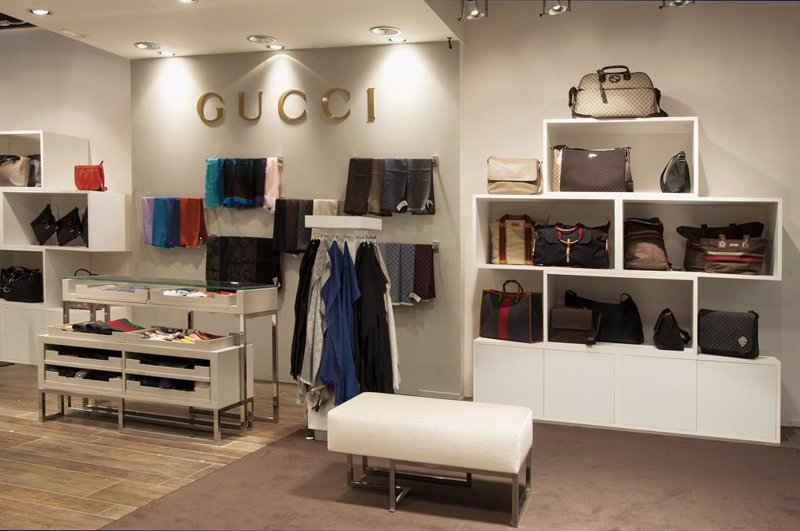 Kering, dueño de Gucci, compra a Blackstone un edificio de lujo en Milán por 1.300 millones