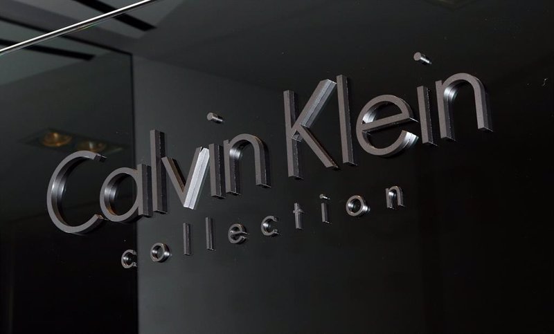 El dueño de Tommy Hilfiger y Calvin Klein se hunde tras anticipar una caída de las ventas