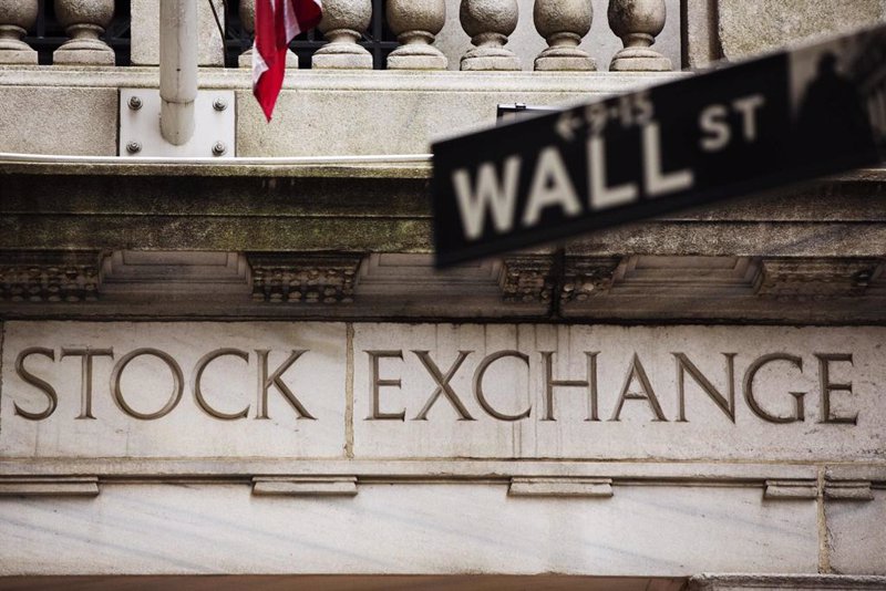 Suaves caídas en Wall Street con la mirada puesta en Powell y el empleo