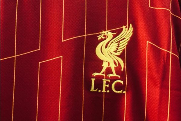 Se filtró la nueva camiseta del Liverpool