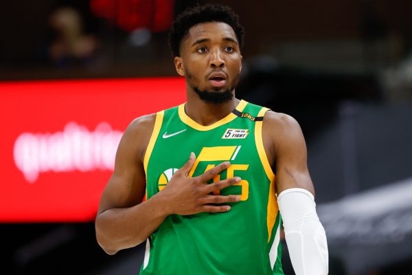 Donovan Mitchell mantiene el dominio de los Utah Jazz en casa