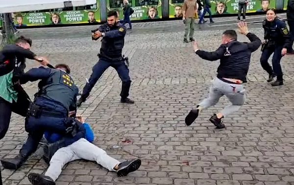 Al menos dos heridos tras un ataque con cuchillo en un acto de extrema derecha en la ciudad alemana de Mannheim