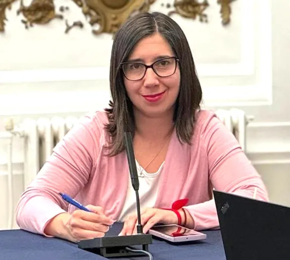 Sopresiva decisión: renuncia de Carolina Tello impacta en la interna del PC
