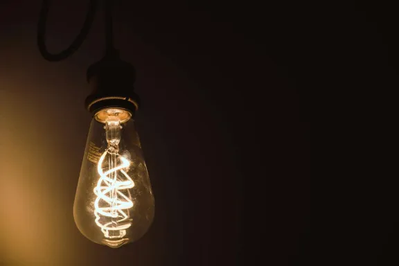 Consumo fantasma: 5 consejos para cuidar las cuentas de la luz este invierno