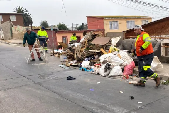 Operativos municipales retiran 141 toneladas de “cachureos” desde los barrios de la Parte Alta de Coquimbo