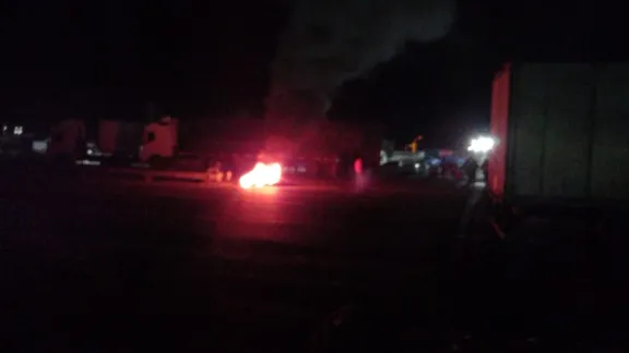 Tensión en Punta de Teatinos: Conductor de camión detenido por amenazas durante paro