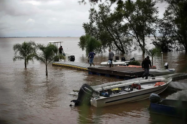 Nuevas lluvias instalan al sur de Brasil en una situacin crtica: "Prcticamente todos los ros muestran crecidas"