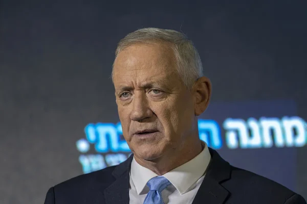 El ministro centrista Benny Gantz lanza un ultimtum a Netanyahu