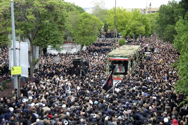 Arrancan los actos fúnebres multitudinarios por la muerte de Ebrahim Raisi, presidente de Irán, en un accidente aéreo