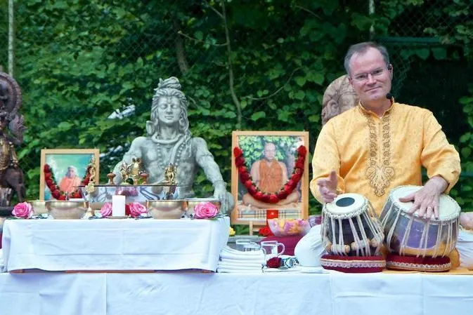 Sukadev Bretz y el karma bajo sospecha de Yoga Vidya
