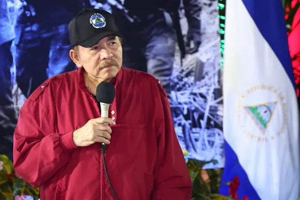 Daniel Ortega declara a su hermano traidor a la patria y le acusa de "tener su alma entregada al diablo"