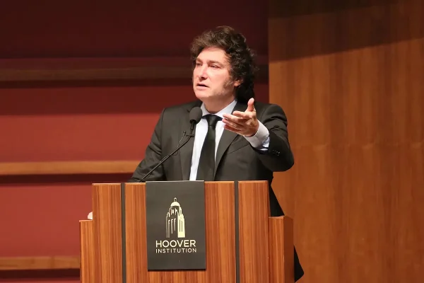 Javier Milei califica a Snchez de "kirchnerista" sin modales y lo suma a una lista de lderes bolivarianos latinoamericanos