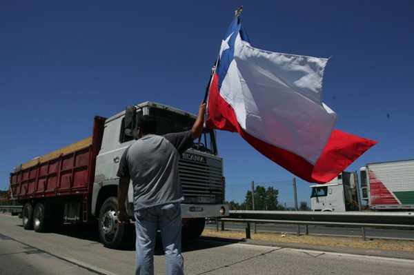 Paro camionero: Confederación informa un 80% de adhesión desde Arica a Linares