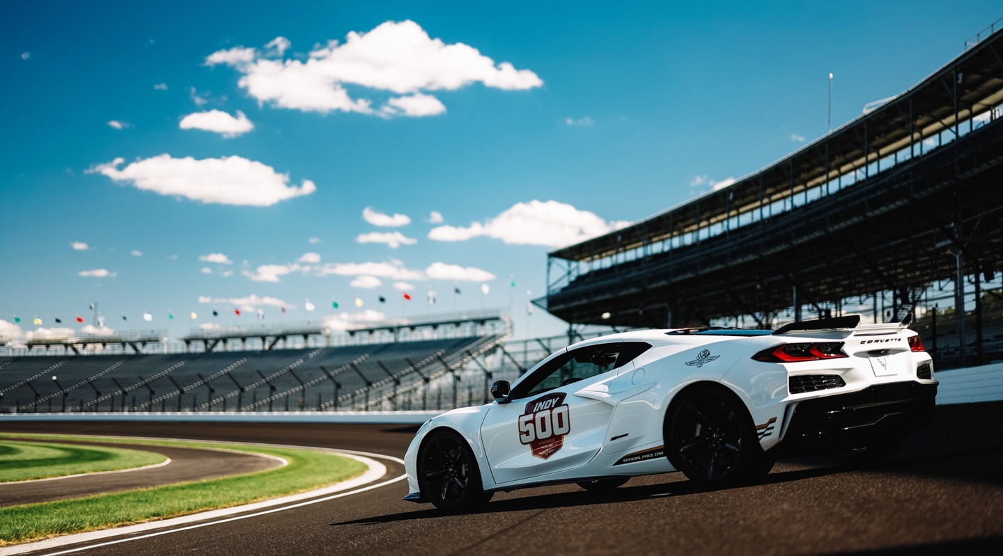 El Corvette E-Ray 3LZ, el híbrido de tracción total, es el Pace Car de la Indy 500