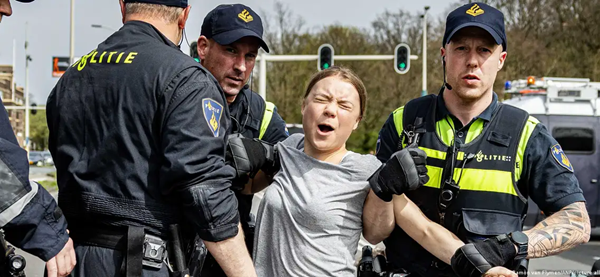 Activista climática Greta Thunberg es arrestada en Países Bajos durante protesta