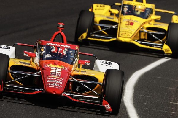 Definidos los doce pilotos que van por la pole de la Indy 500