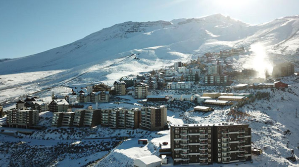 Leonidas Vial vende La Parva a firma estadounidense que controla Valle Nevado