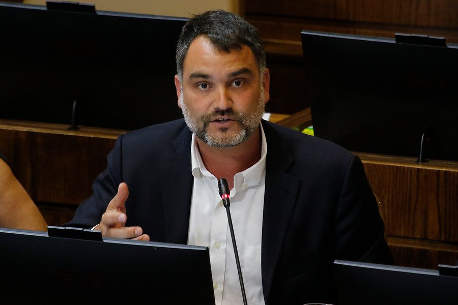 Macaya (UDI): «Acuerdo en ley corta de Isapres es el posible para evitar daños a las personas»