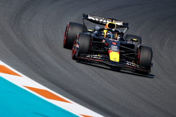 Max Verstappen logra en Miami su séptima pole position consecutiva