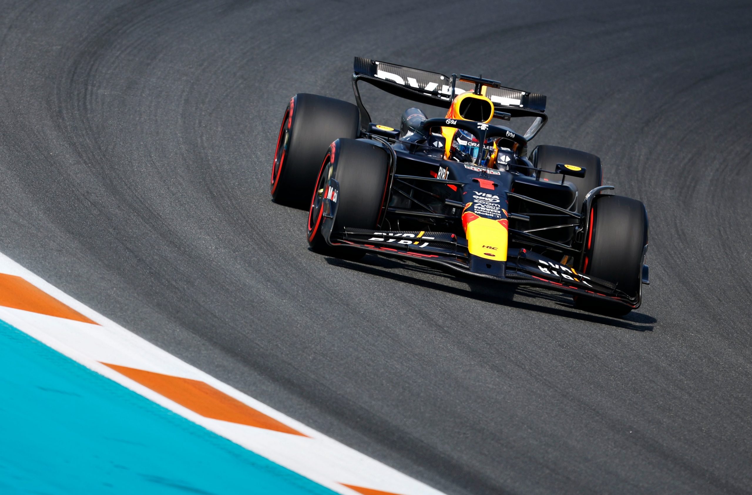 Max Verstappen logra en Miami su séptima pole position consecutiva