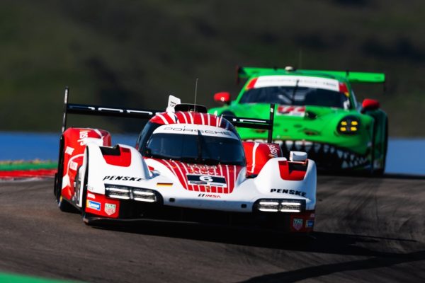 Tarde histórica para Penske y Porsche en Laguna Seca