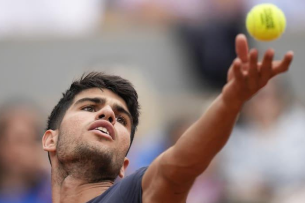 Alcaraz a octavos de Roland Garros tras gran partido contra Korda – Diario Deportivo Más