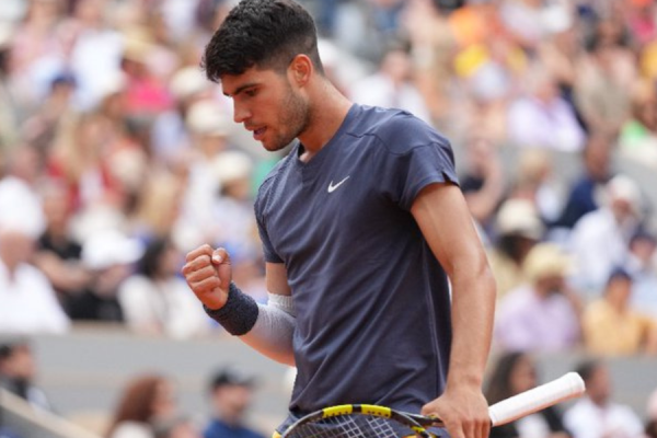 Alcaraz tranquiliza con un triunfo contundente en su inicio en Roland Garros – Diario Deportivo Más