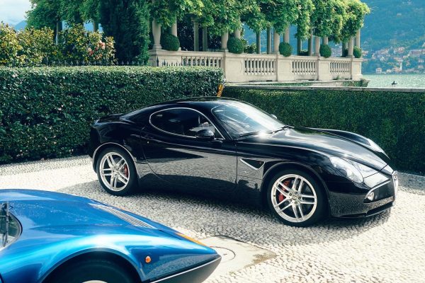 El Alfa Romeo 8C ha regresado, mejorando su receta original, pero obligando a un gran sacrilegio que no todos entenderán