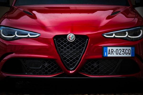 El adiós definitivo a uno de los elementos de diseño más identificativos de los Alfa Romeo por culpa de la regulación europea