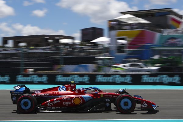 Cara y cruz española en la qualy de Miami: Sainz es tercero, Alonso cae en Q2