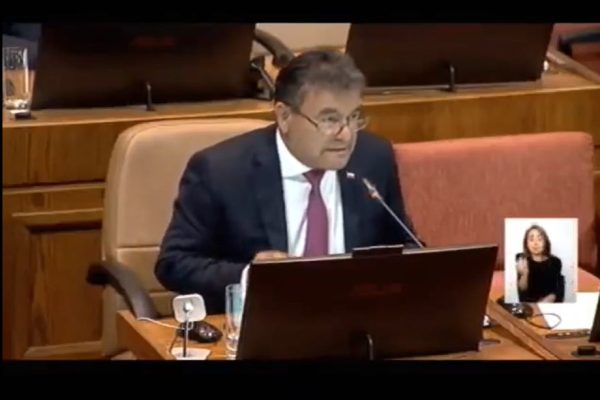 Diputado Beltrán a favor de modificar mecanismo que controla precios de los combustibles