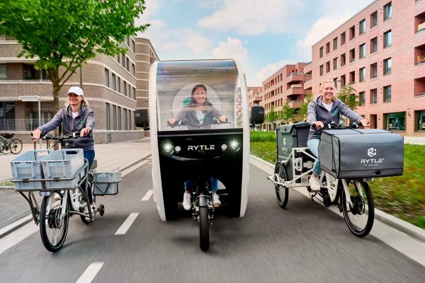 Podría cambiar el paisaje urbano en todo el mundo: la ebike de transporte que cambia su remolque de forma autónoma