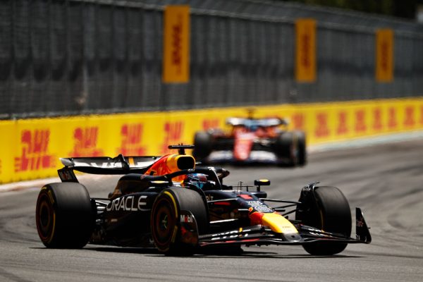 Verstappen vence una sprint de Miami donde Ricciardo, Magnussen y Hamilton dan al público lo que quiere