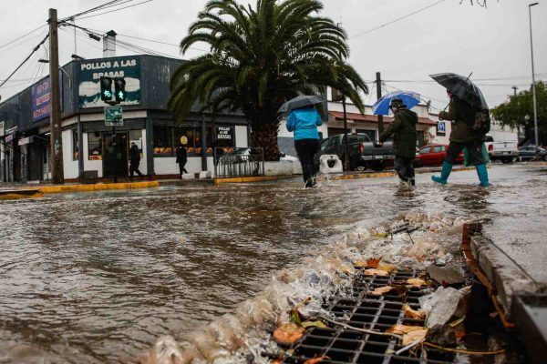 Advierten por la cantidad de lluvia que se registrará en Santiago