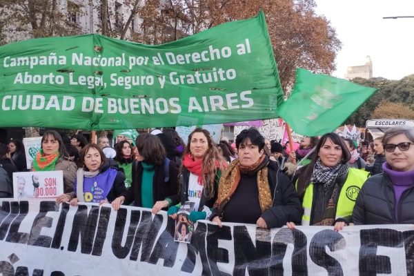 3J. Comenzó la movilización por Ni Una Menos