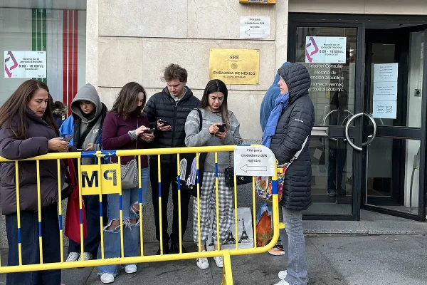 Mexicanos que votan en Madrid: "Queremos un cambio"