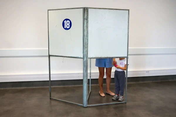 Los portugueses viven el experimento de votar en cualquier punto del pas en las europeas