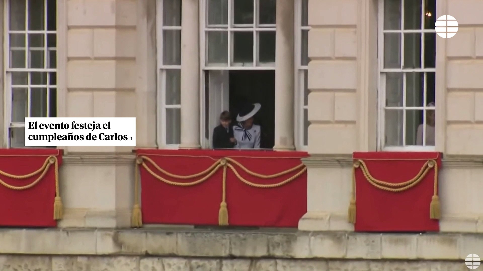 La princesa Kate reaparece de blanco en el desfile del rey