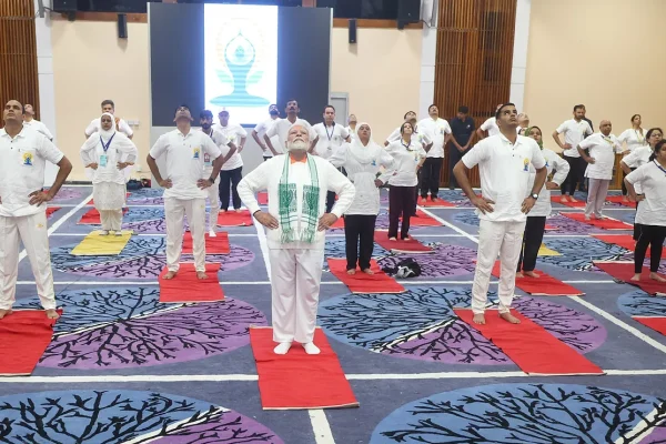 Narendra Modi dirige una multitudinaria sesin de yoga en una regin india de mayora musulmana