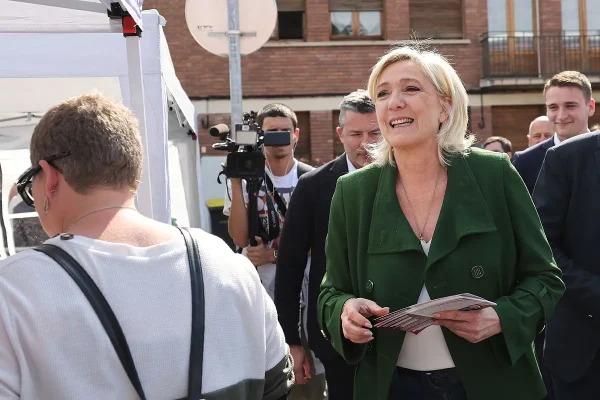 Un nuevo sondeo sitúa al partido ultraderechista liderado por Marine Le Pen cerca de la mayoría absoluta