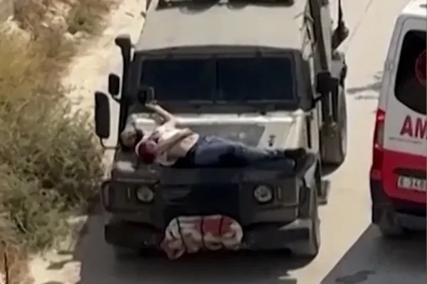Indignacin por las imgenes de unos soldados israeles que ataron a un palestino herido al cap de un jeep
