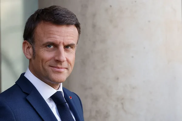 Macron entra en campaa con una carta a los franceses: "Slo el centro puede bloquear a la extrema derecha e izquierda"