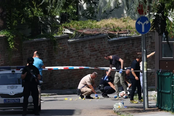 Un hombre es abatido ante la embajada de Israel en Belgrado tras atacar a un polica